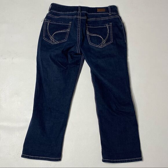 Ariya | High Rise Denim Capri’s - Picture 5 of 5